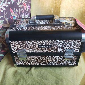 Large Shany makeup case Leopard Print